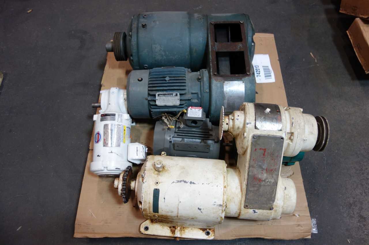 1 PALLET OF ASSORTED AC MOTORS- REEVES, EMERSON, TOSHIBA, LIGHTNIN - ELECTRIC MOTORS