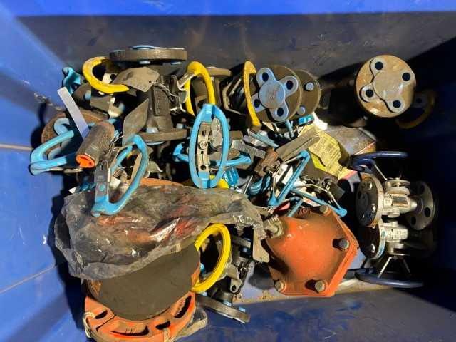 Bulk Lot of Valves Including Kennedy, Powell, Descote, Neway & More - QTY 60 Pieces on 5 Pallets - VALVES