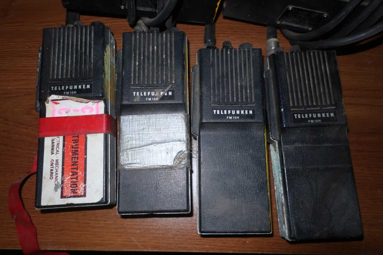 LOT OF 4 TELEFUNKEN FM15H WALKIE TALKIES W/ CHARGERS - ELECTRICAL COMPONENTS