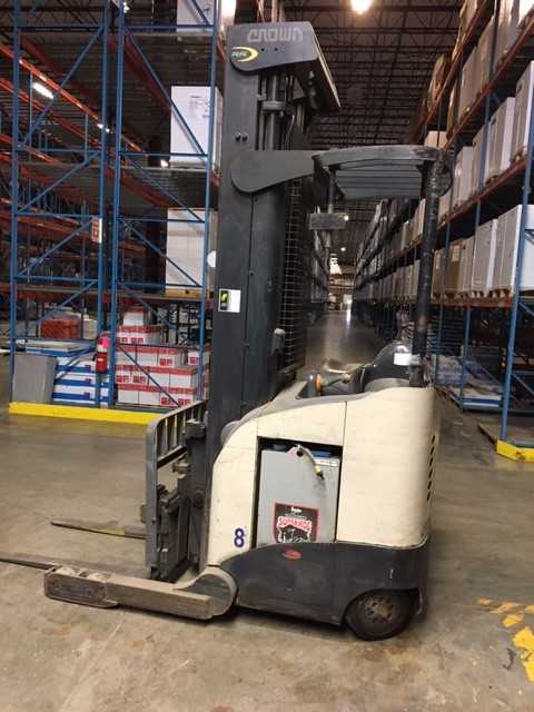 2005 Crown RD5225-30 deep reach truck, Lemoyne, PA - REACH TRUCKS