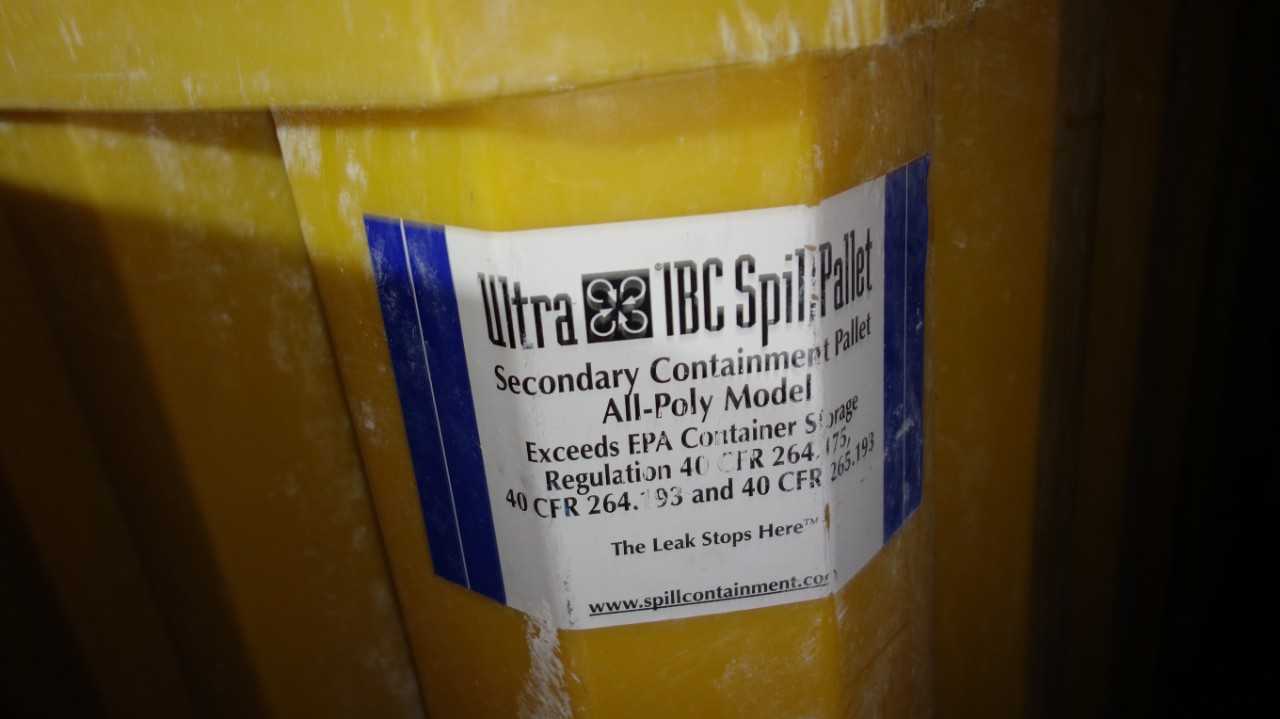 LOT OF 2 ULTRA IBC 40CFR OIL SPILL PALLETS - ELECTRIC POWER TOOLS