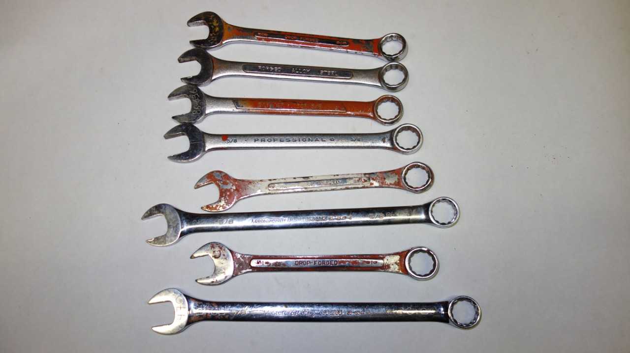 LOT OF 8 ASSORTED COMBINATION WRENCHES - HAND TOOLS