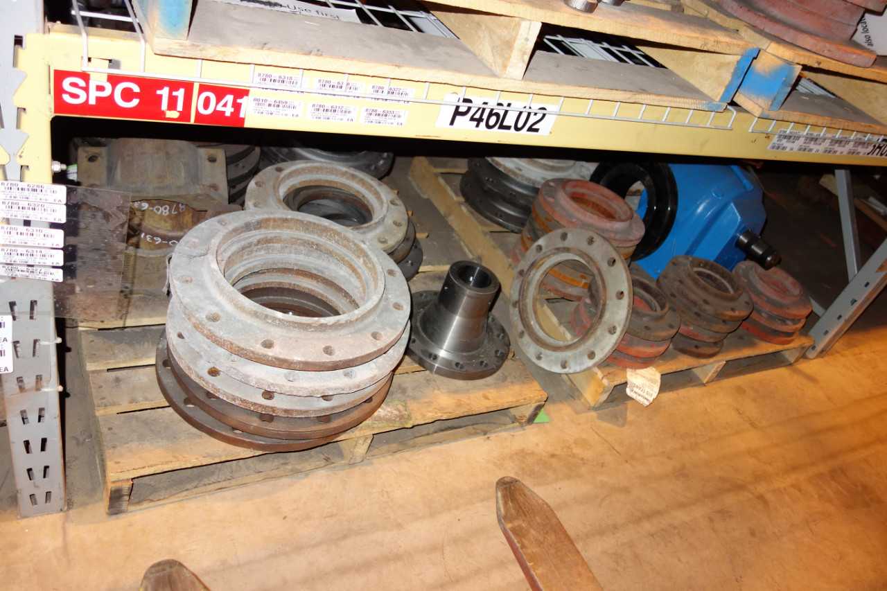 CONTENTS OF 2 UPRIGHT RACKING SECTIONS, VALVES - INDUSTRIAL PARTS