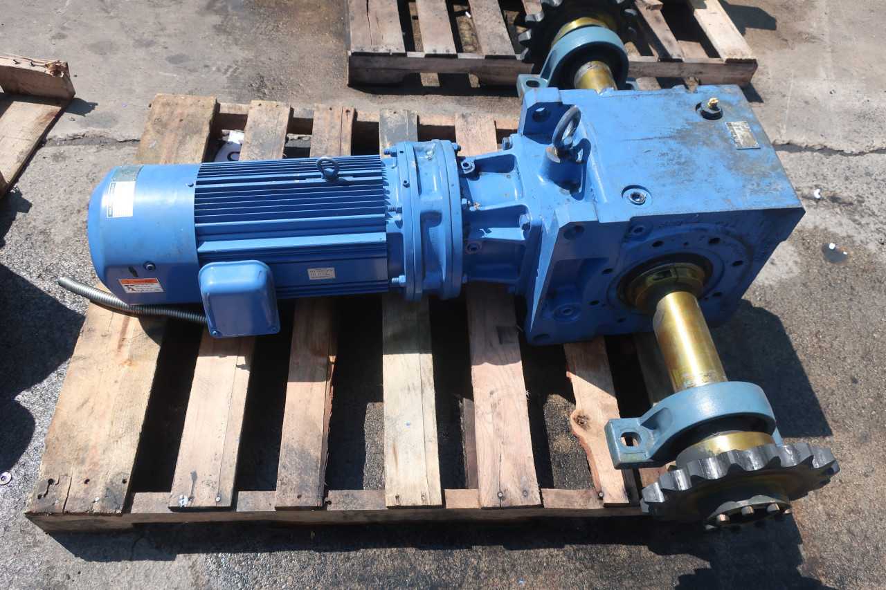 SUMITOMO LHYM10-2D165-AVY1-B-74 GEAR REDUCER - GEAR REDUCERS