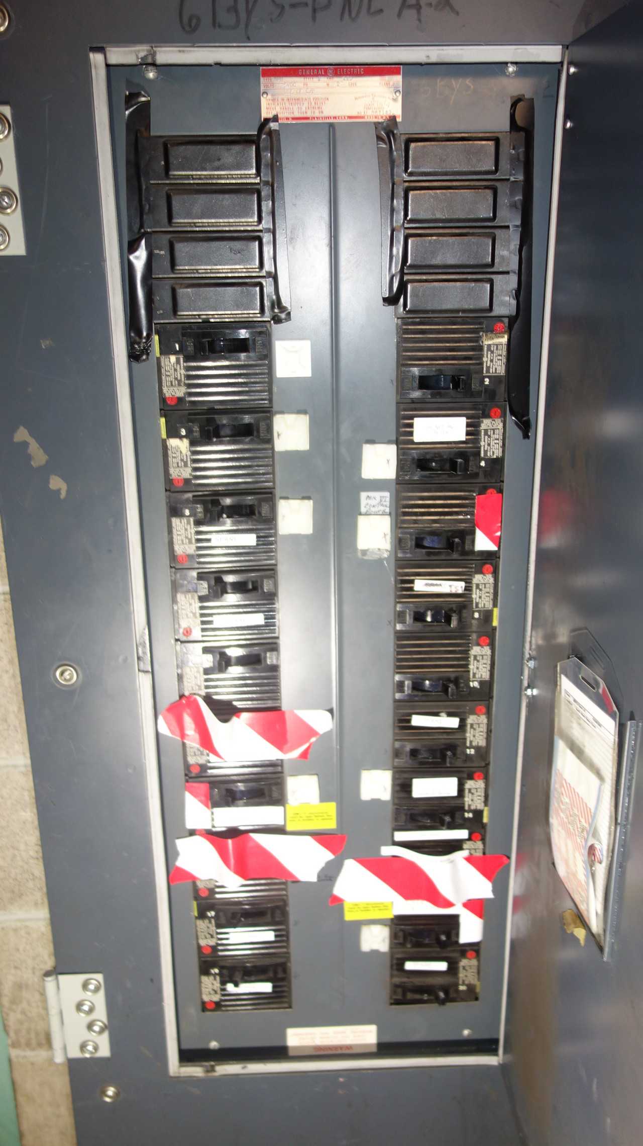 LOT OF 6 ASSORTED GE 225A PANEL BOARDS W/ BREAKERS - PANELBOARDS