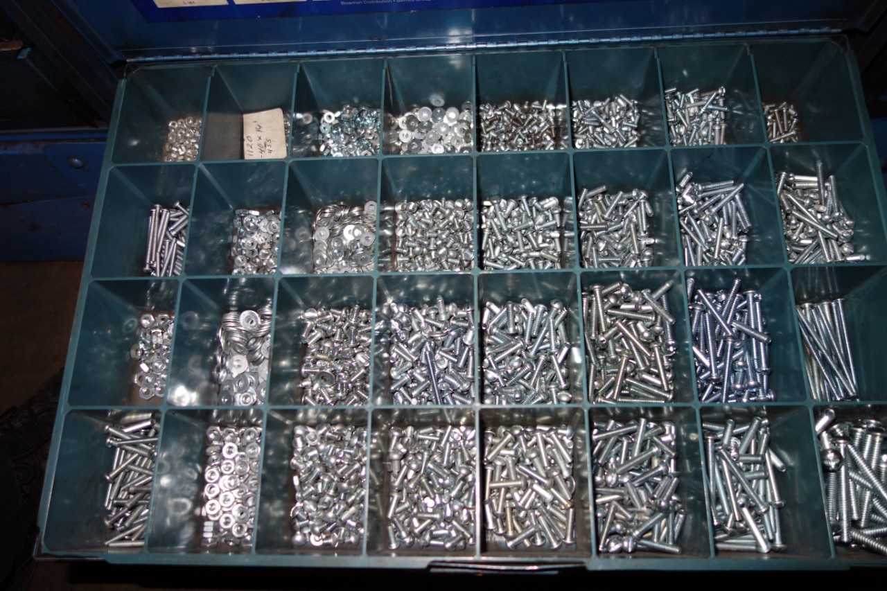 CONTENTS WITH CURTIS TOOLBOX, ELECTRICAL MRO - ELECTRICAL COMPONENTS