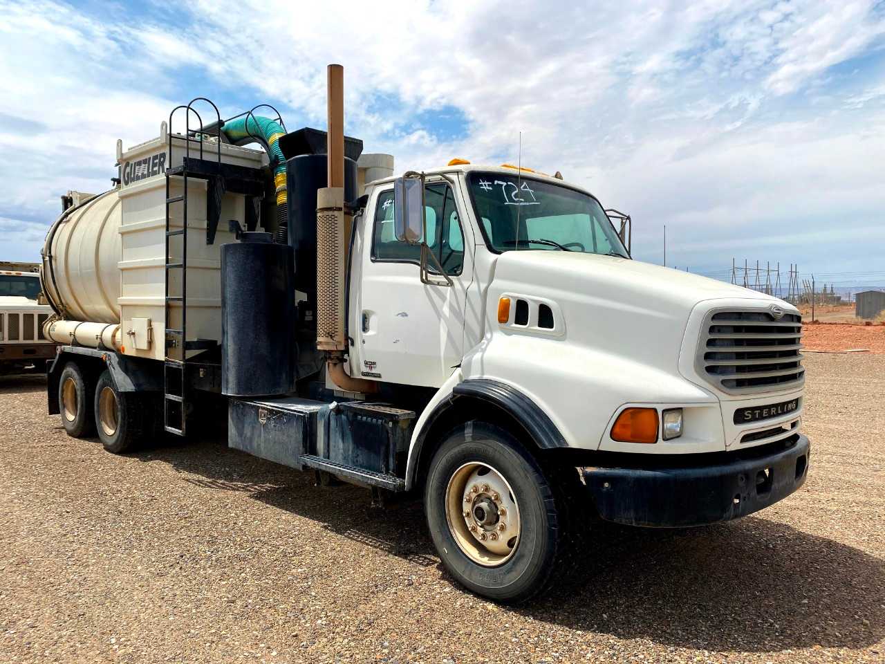 2000 Sterling LT9513 Guzzler Vacuum Truck - HYDRO EXCAVATOR TRUCKS
