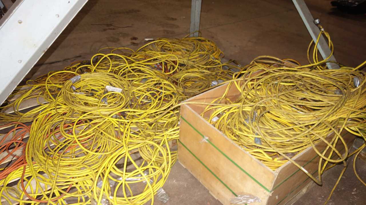 3 PALLETS OF ASSORTED ELECTRICAL EXTENSION CABLES - INDUSTRIAL PARTS