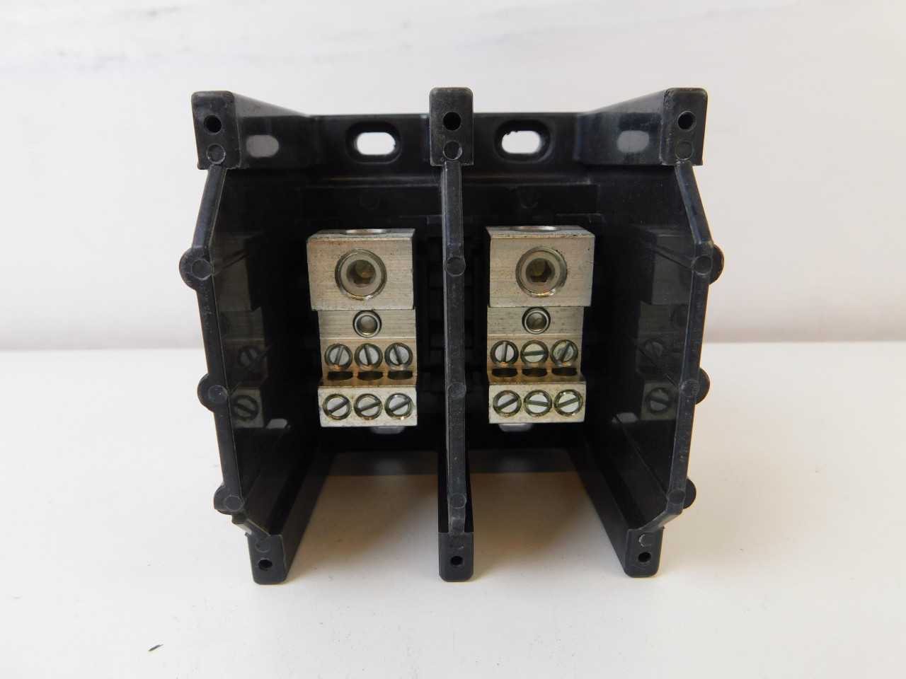 Lot of Quantity 4x Fuse Blocks - FUSES
