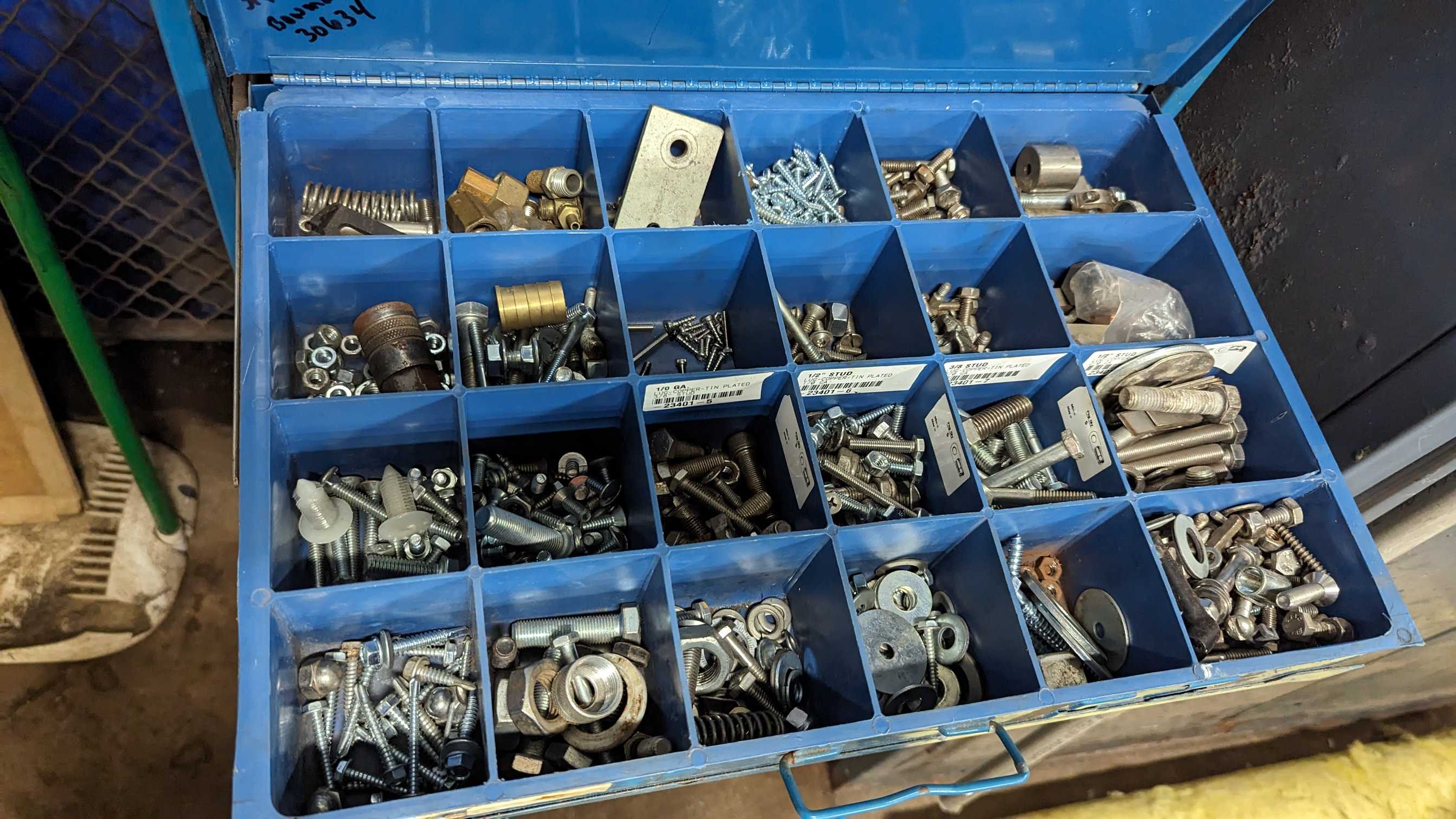 Bowman 15-Drawer Storage Bin w/ Nuts, Bolts, Pins - TOOL STORAGE