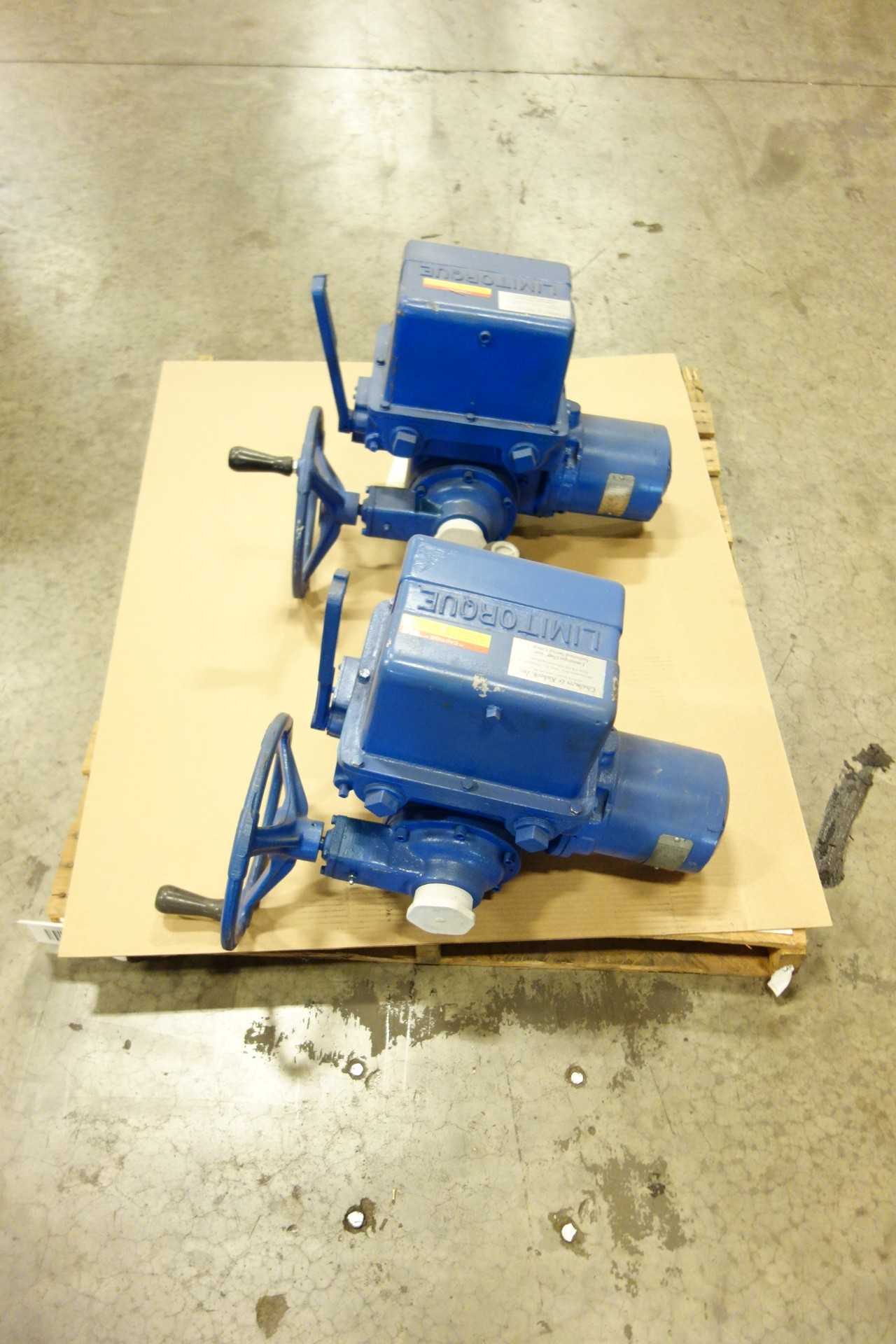 LOT OF 2 PENTAIR YARWAY HANCOCK MANUAL STEEL SOCKET WELD 1IN GLOBE VALVES WITH LIMITORQUE ACTUATOR SMB-00 - GLOBE VALVE