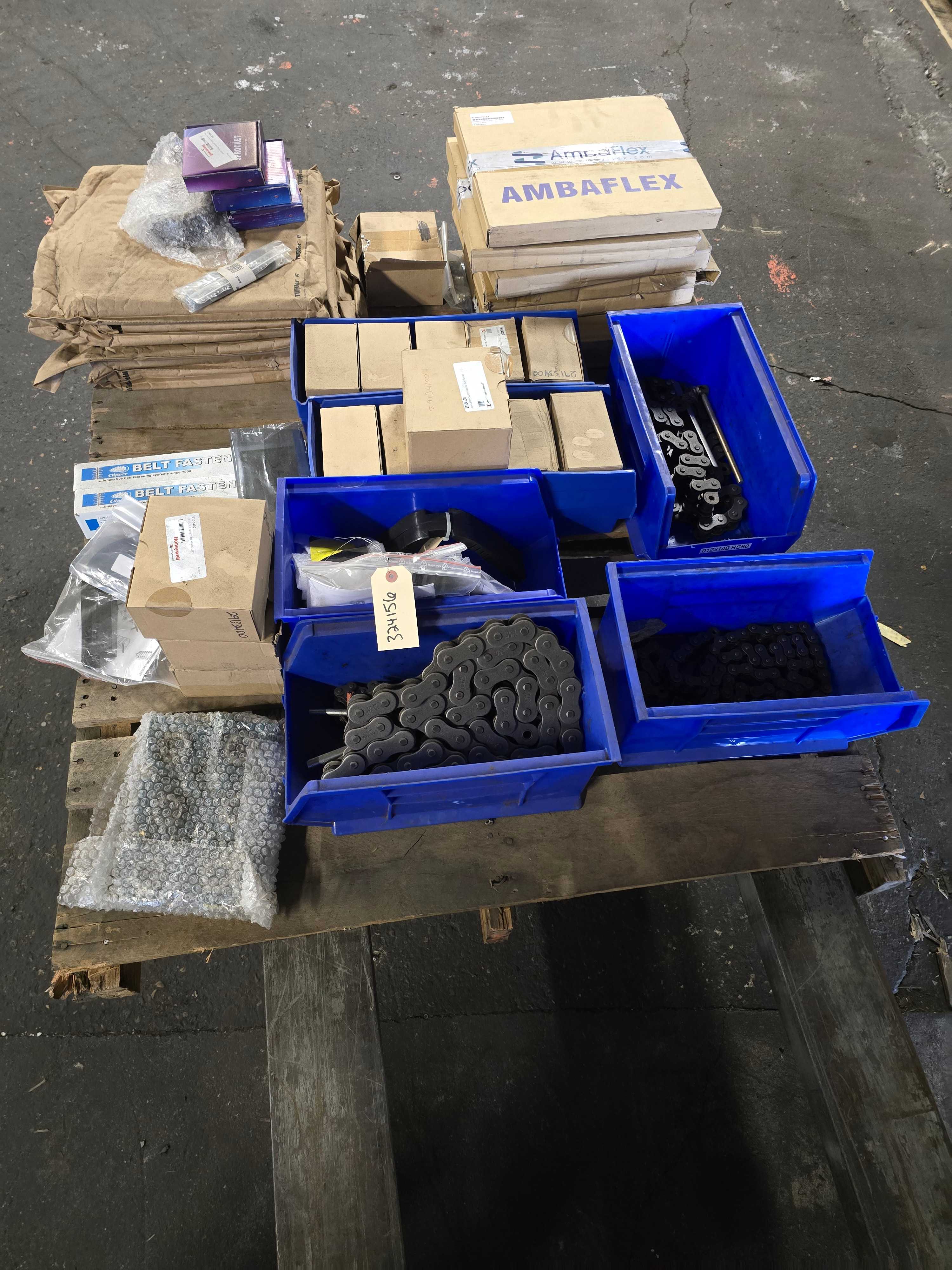 LOT OF MISC PARTS - CHAIN, GUIDE ROLLER, BELT FASTENERS, SPROCKETS, ROLLERS - INDUSTRIAL PARTS LOT OF MISC PARTS - CHAIN, GUIDE ROLLER, BELT FASTENERS, SPROCKETS, ROLLERS - INDUSTRIAL PARTS