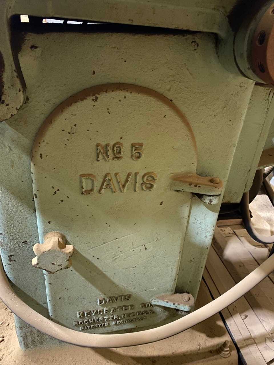 Davis Keyseater Co. Model 5 Broach Machine - MACHINING ACCESSORIES & TOOLING