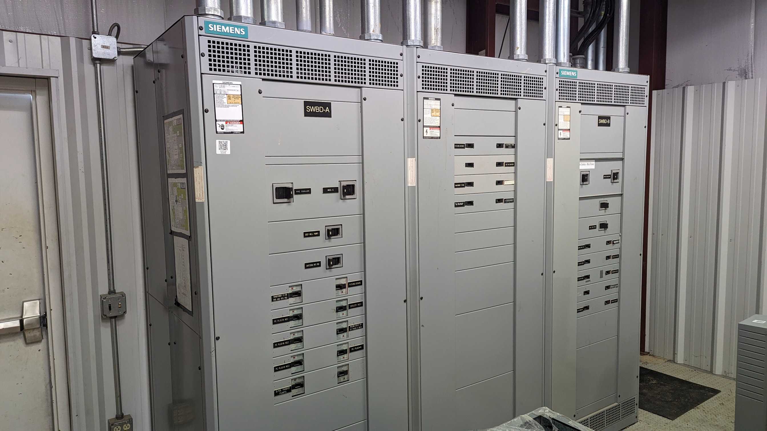 Bulk Lot of 2000 Siemens SB3 Main Breaker Switchgear - QTY 3 - SWITCHGEAR