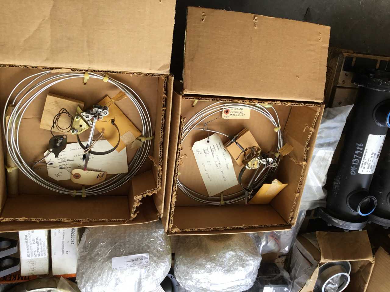 Lot of Transmission and Electronic Hardware - POWER TRANSMISSION