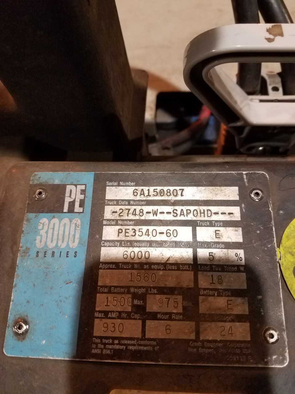1997 Crown PE354060 rider pallet jack Baton Rouge LA - MANUAL PALLET JACKS