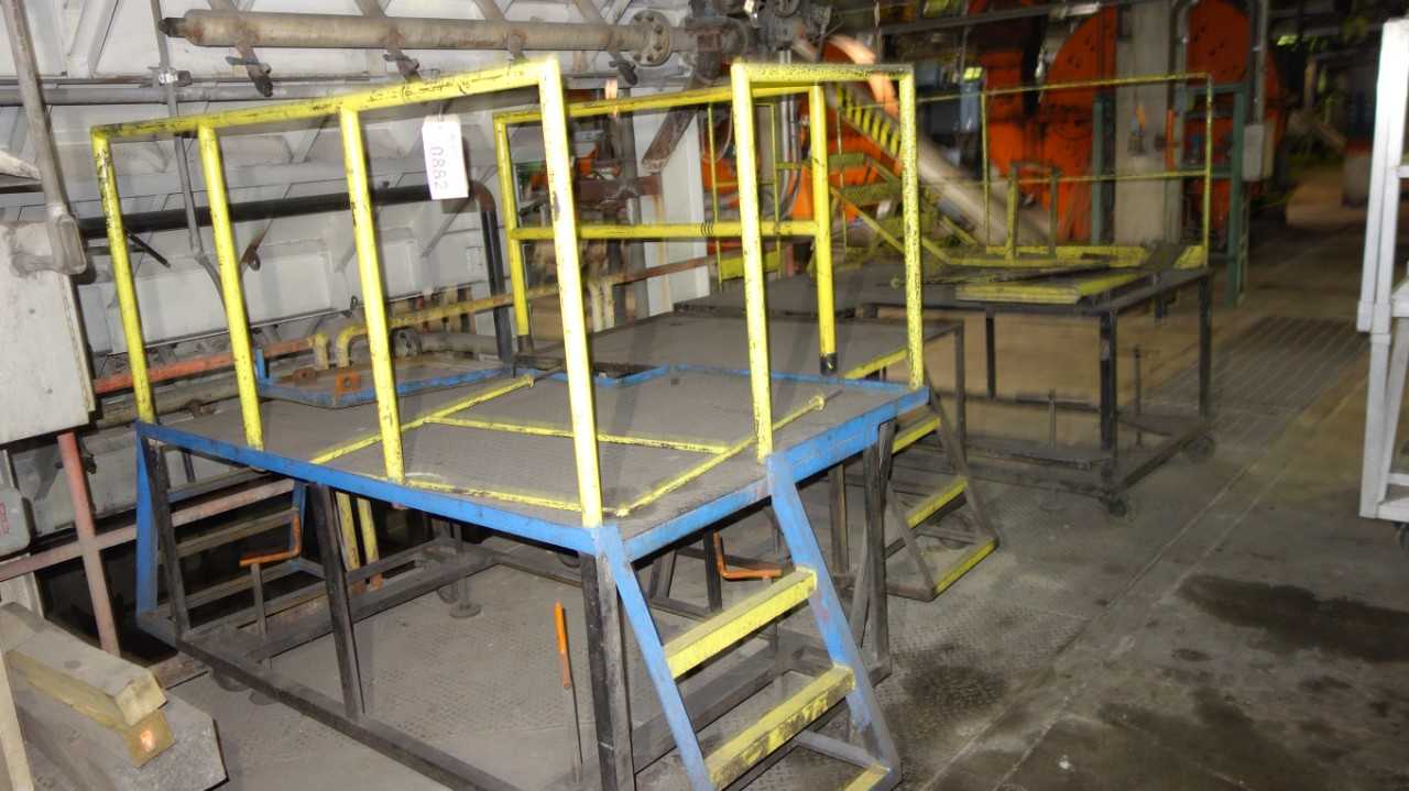 LOT OF 3 PORTABLE WORK PLATFORMS - MISCELLANEOUS