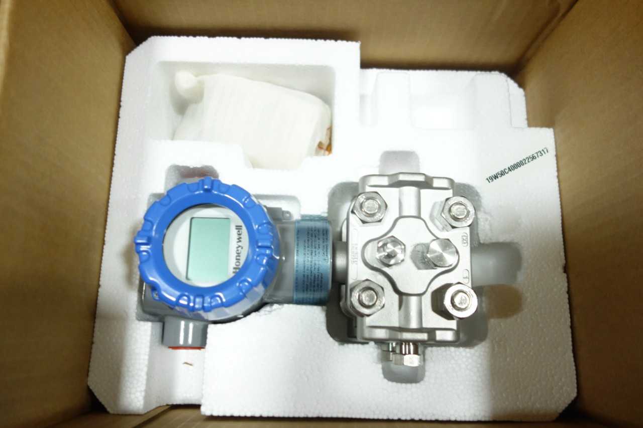 LOT OF 3 HONEYWELL DIFFERENTIAL PRESSURE TRANSMITTERS - INSTRUMENTATION