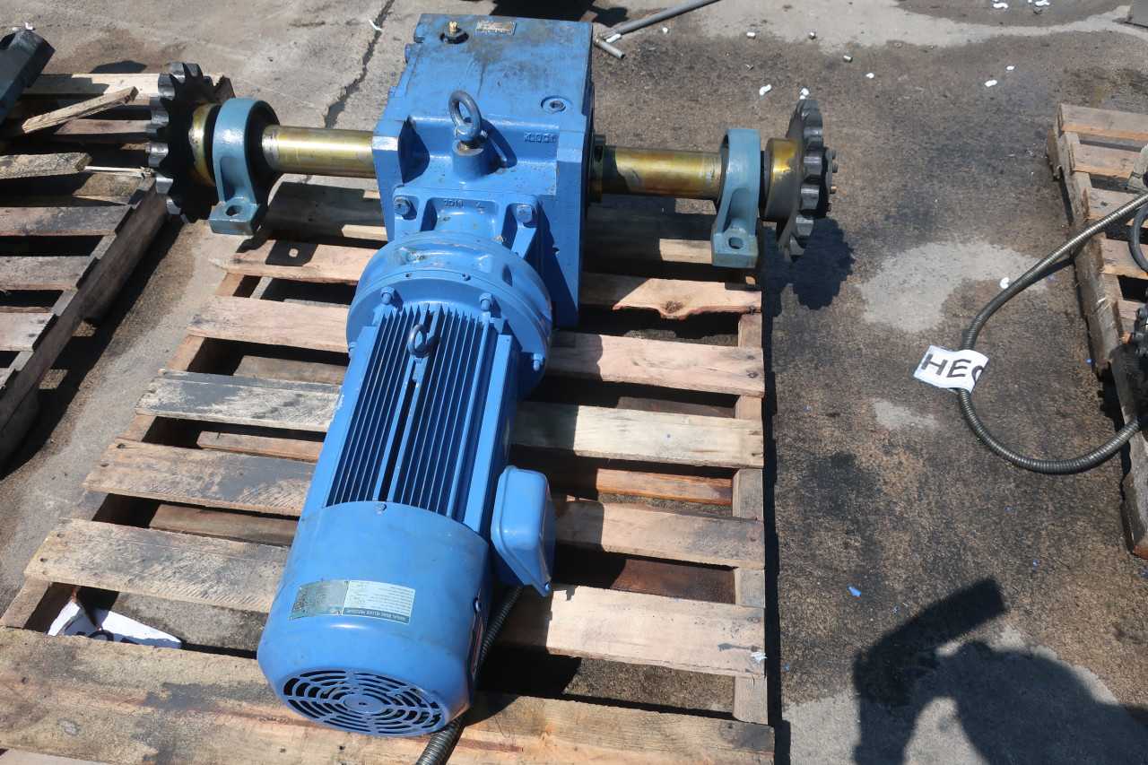 SUMITOMO LHYM10-2D165-AVY1-B-74 GEAR REDUCER - GEAR REDUCERS