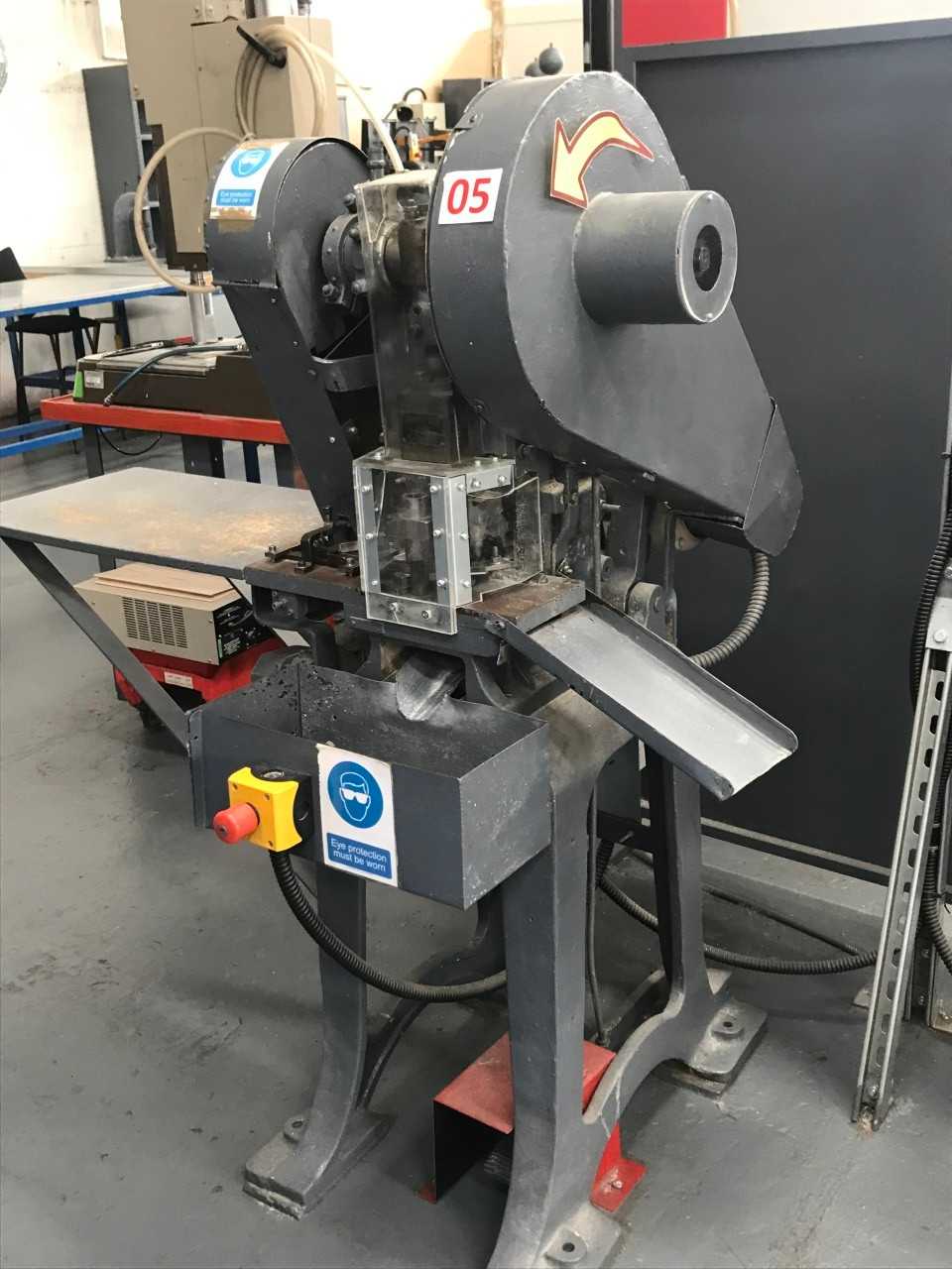 Taylor & Challen - Power Press - PRESSES