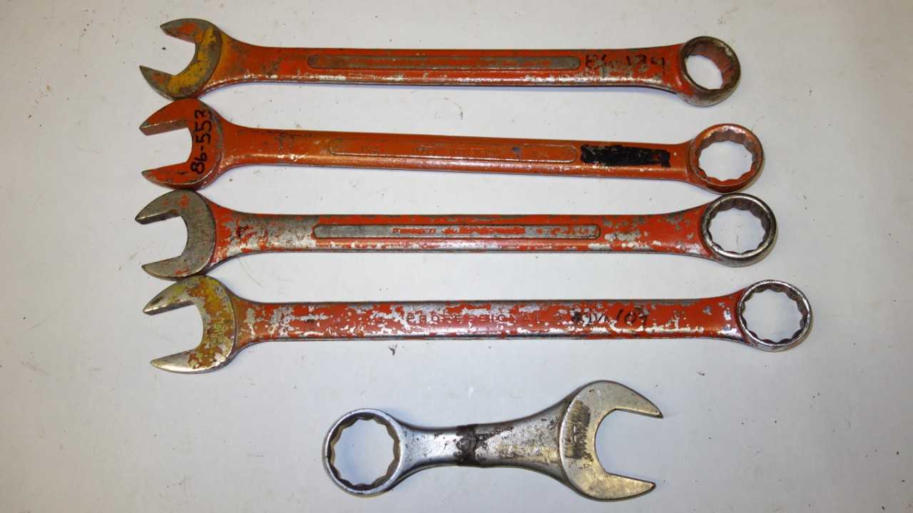 LOT OF 5 ASSORTED COMBINATION WRENCHES - HAND TOOLS