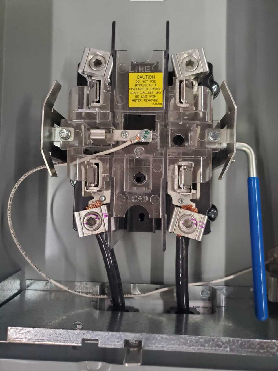 (1) Eaton MBX816B150BTS Meter Breaker Panel Ringless 150A 120/240VAC 1Ph 3Wire 4Jaws 16Cir 8Sp NEMA Type 3R - ELECTRICAL COMPONENTS