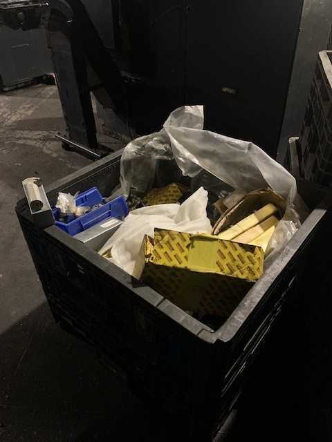 Box of Miscellaneous Items - MACHINING ACCESSORIES & TOOLING