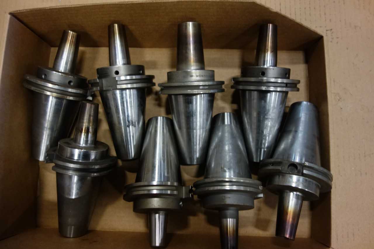 LOT OF ASSORTED CAT50 TOOL HOLDERS - SHRINKER, KENNAMETAL, ERICKSON - ELECTRIC POWER TOOLS