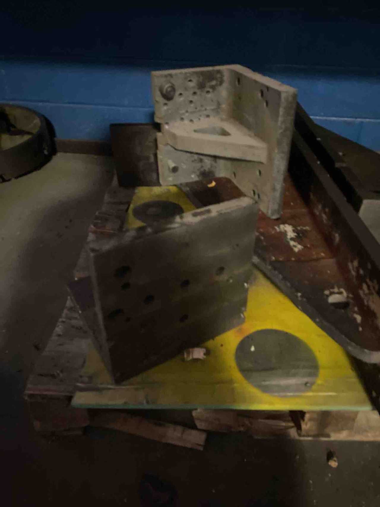 Angle plates - INDUSTRIAL PARTS