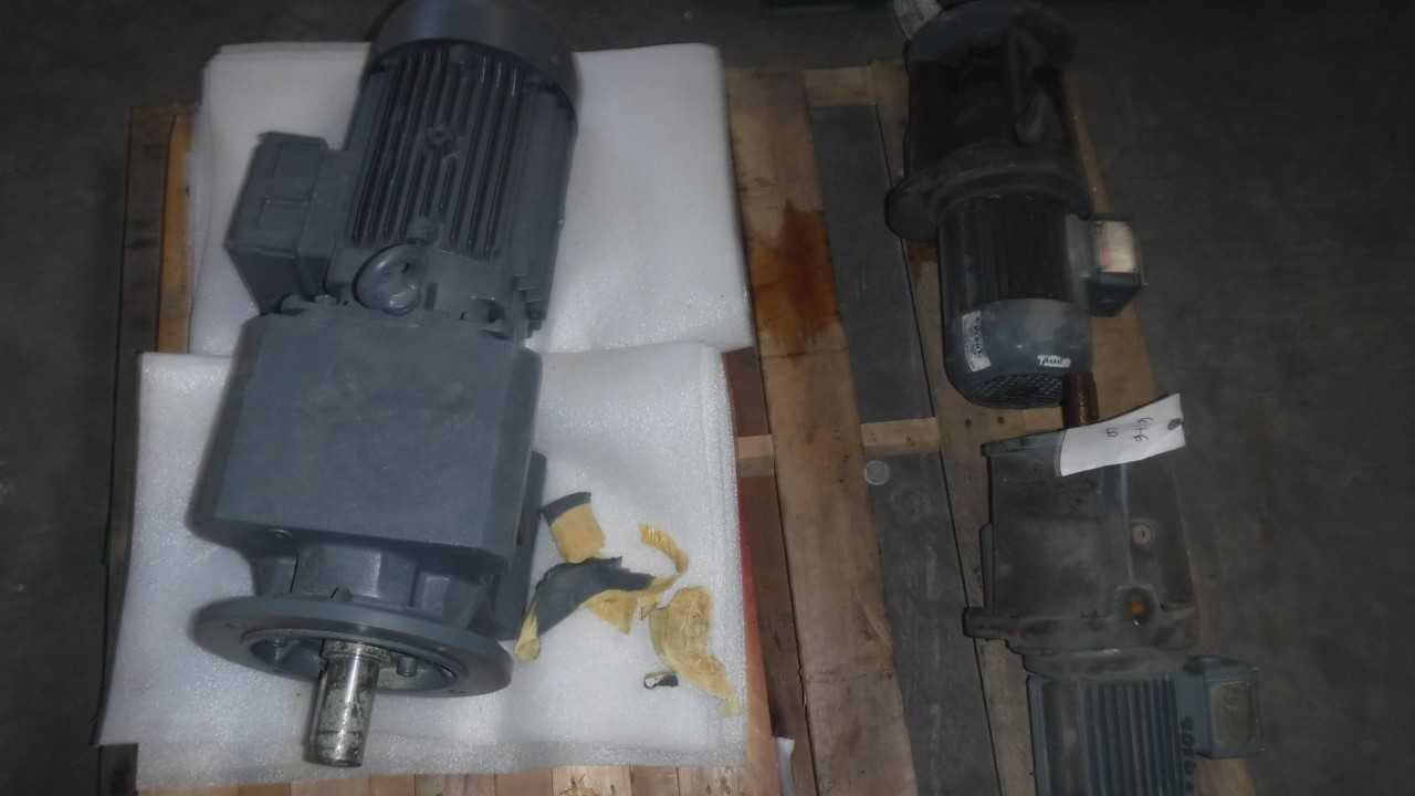 Lot of 2 HP 3600 and 1800 RPM Bauer Gearmotors - GEAR REDUCERS
