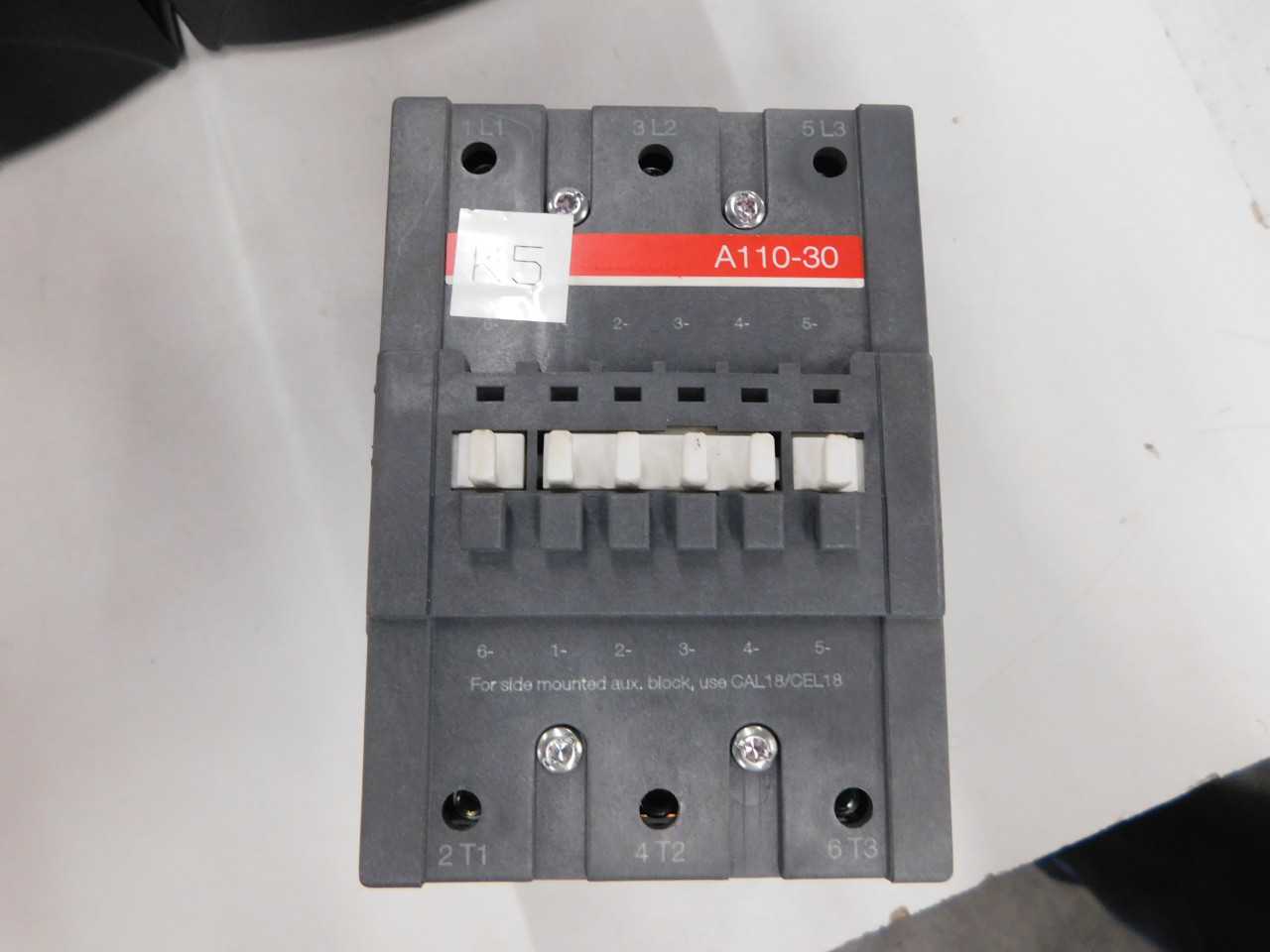 Lot of Quantity 1x A110-30-11-84 Contactor - CONTACTORS