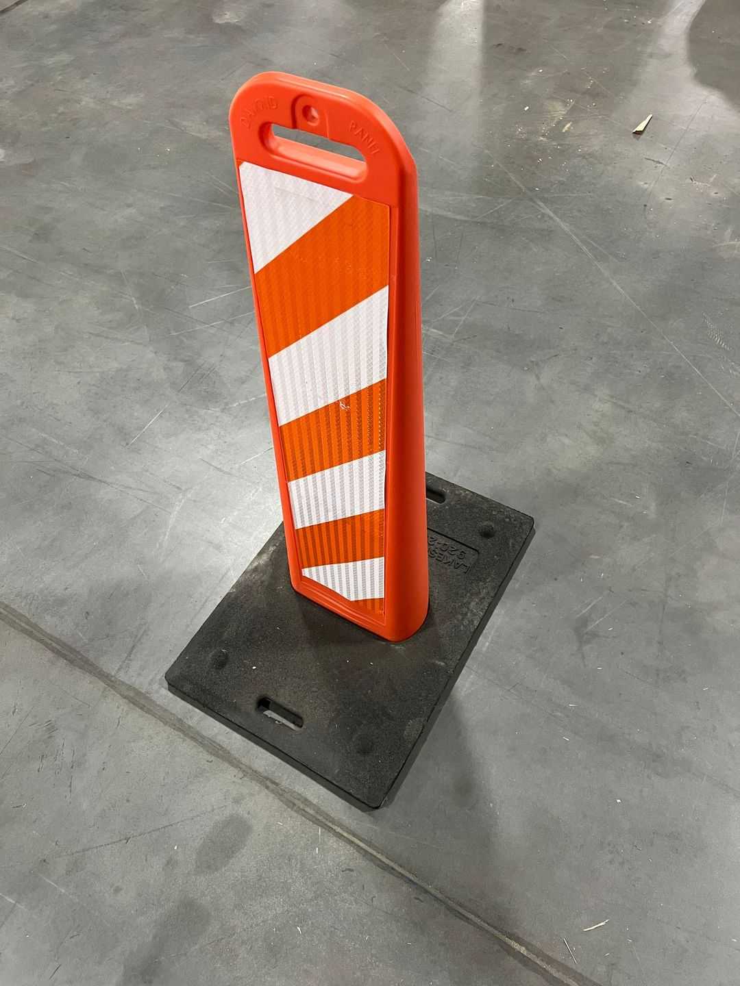 BULK LOT OF CONES QTY 114 - ELECTRIC POWER TOOLS