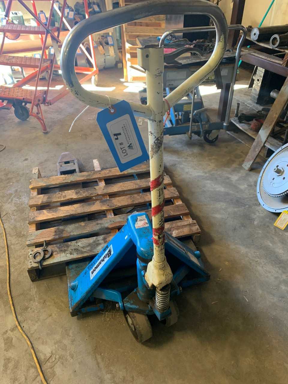 Pallet Jack - MANUAL PALLET JACKS