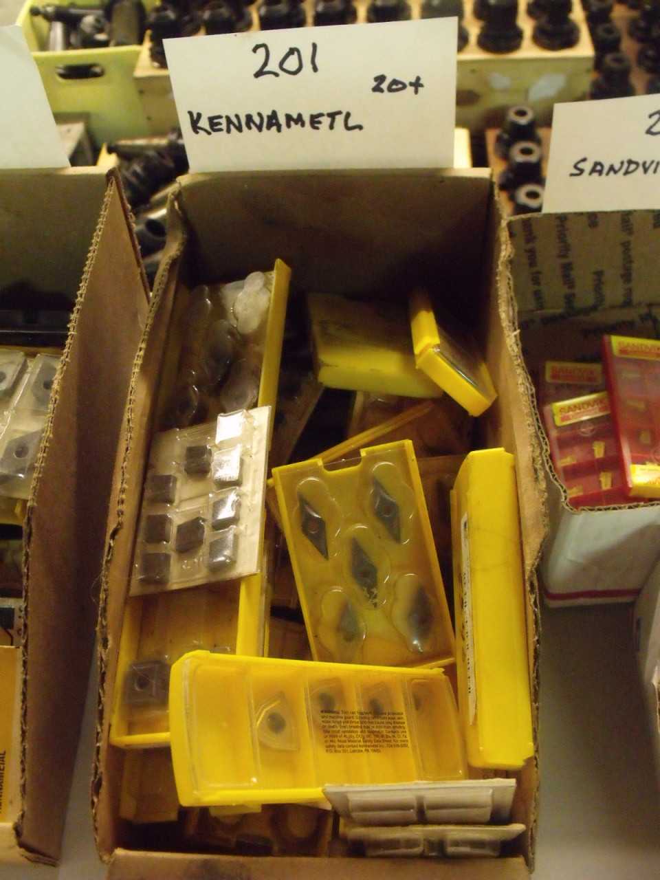 New Kennametal carbide inserts 20 Plus boxes - MACHINE TOOLING