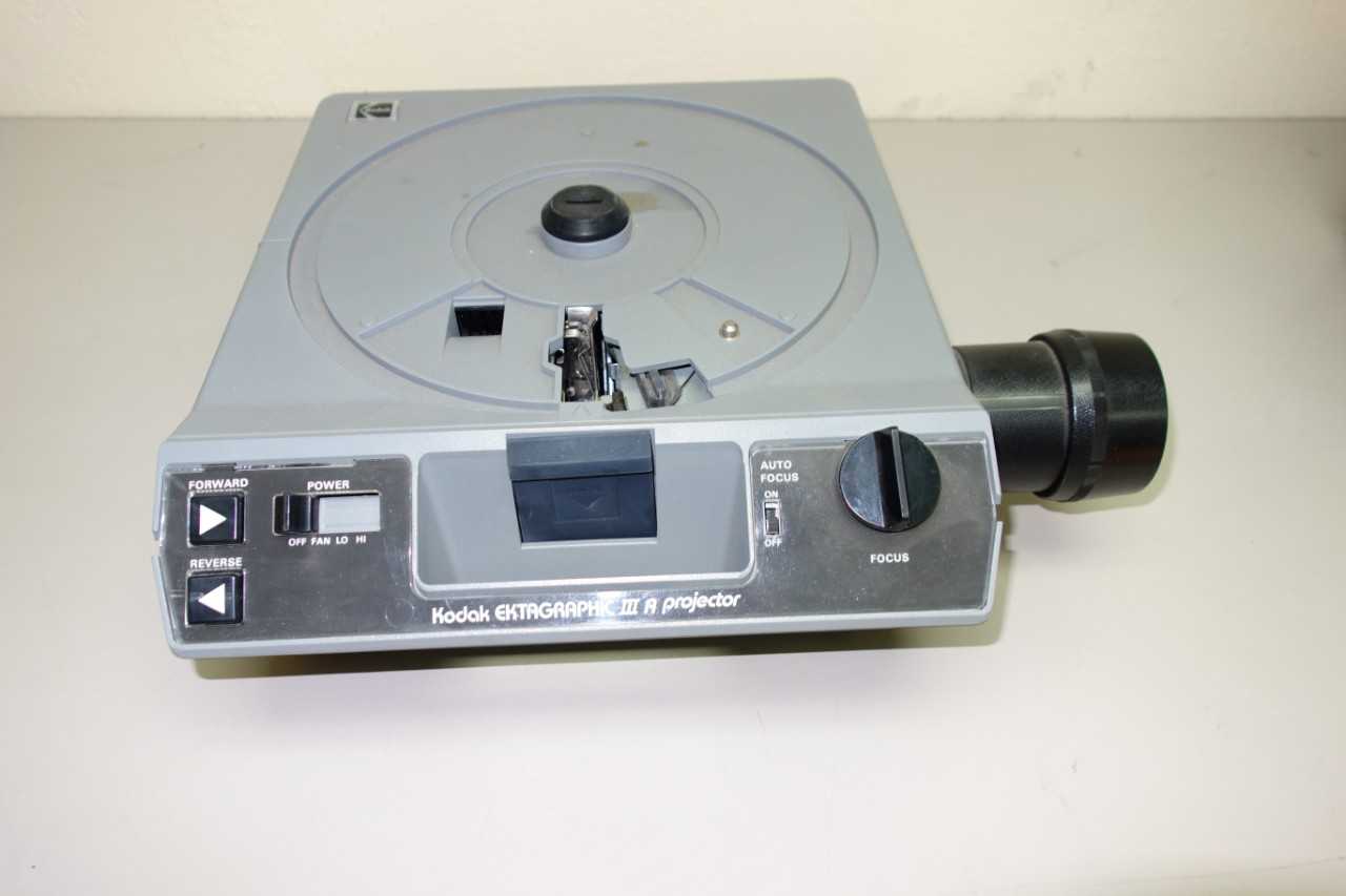 Kodak Ektagraphic III A Projector with Bell & Howell 2585 16MM Filmosound Film Projector - MACHINING ACCESSORIES & TOOLING