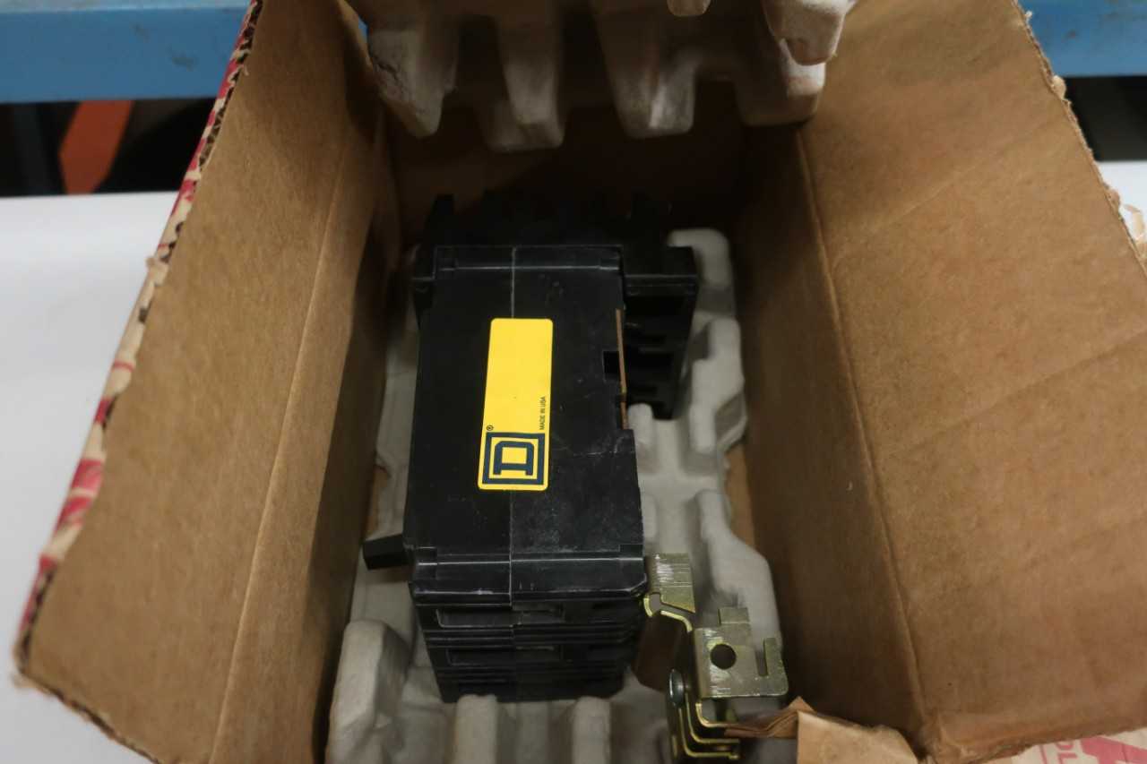 LOT OF 5 ASSORTED SQUARE D FA CIRCUIT BREAKERS - CIRCUIT BREAKERS