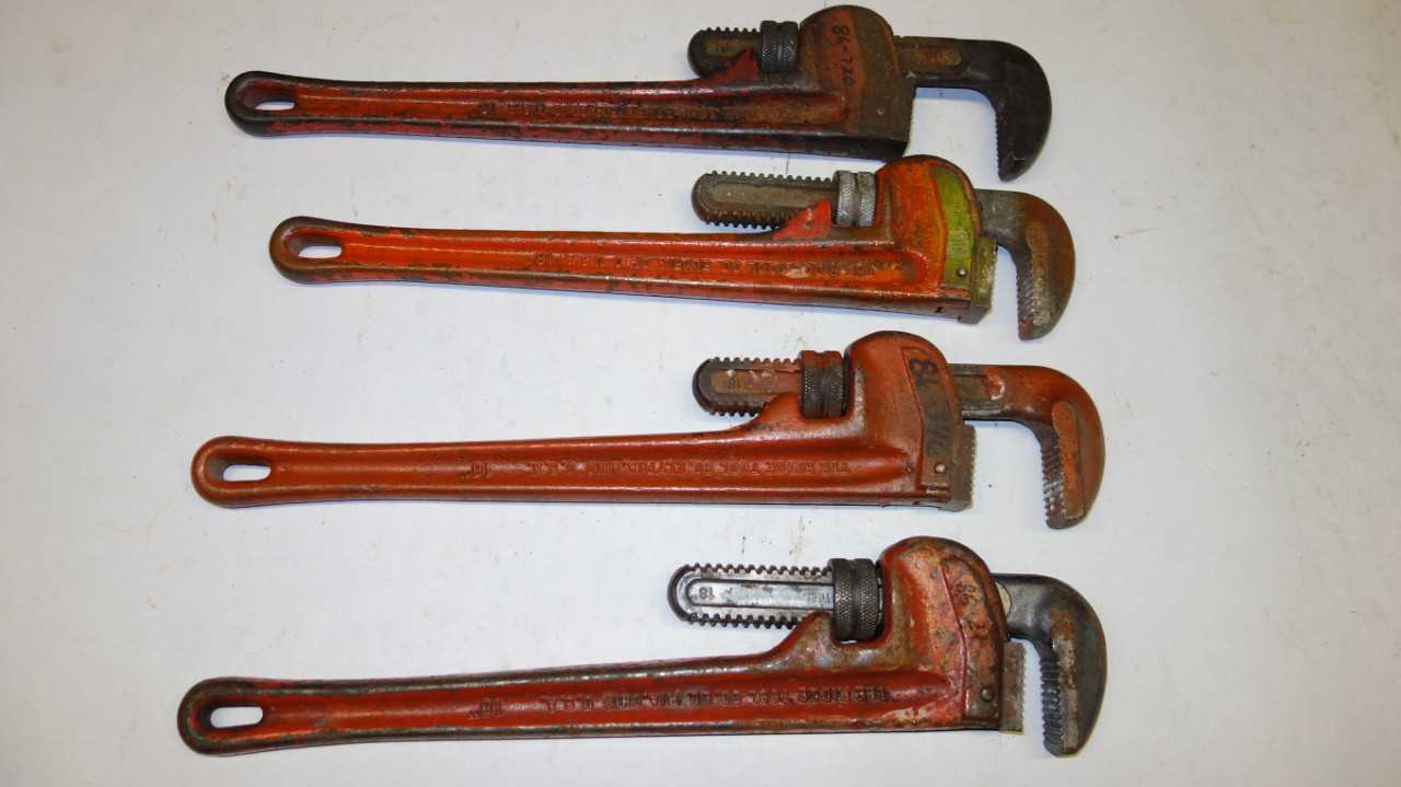 LOT OF 4 RIDGID 18 IN ADJUSTABLE PIPE WRENCHES - HAND TOOLS
