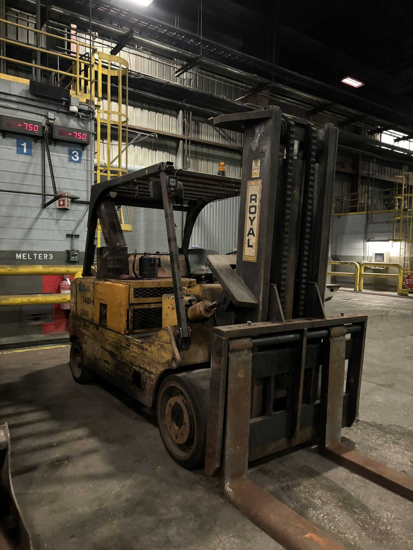 Royal T250 B TYPE D Forklift - SIT-DOWN FORKLIFTS