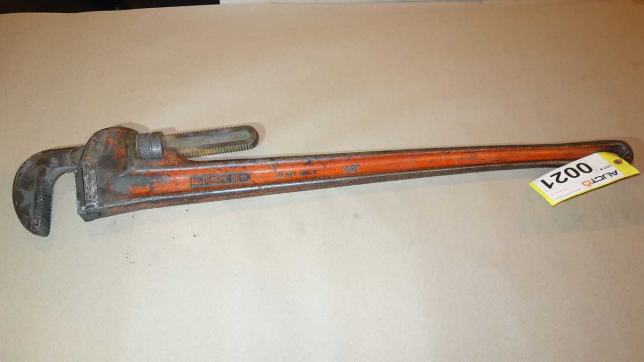 RIDGID 48 IN HEAVY DUTY PIPE WRENCH - HAND TOOLS