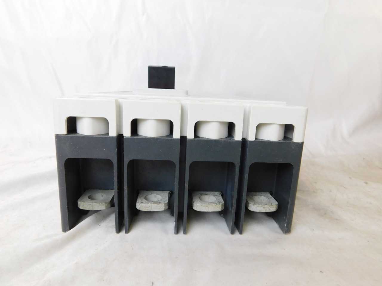 Lot of Qty 1x Eaton CLGPV4400W MCCB LG 4P 400A 1000VDC - CIRCUIT BREAKERS
