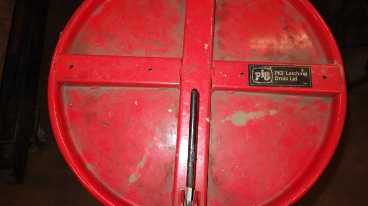 55 GALLON DRUM WITH PIG LATCHING DRUM LID - ELECTRIC POWER TOOLS