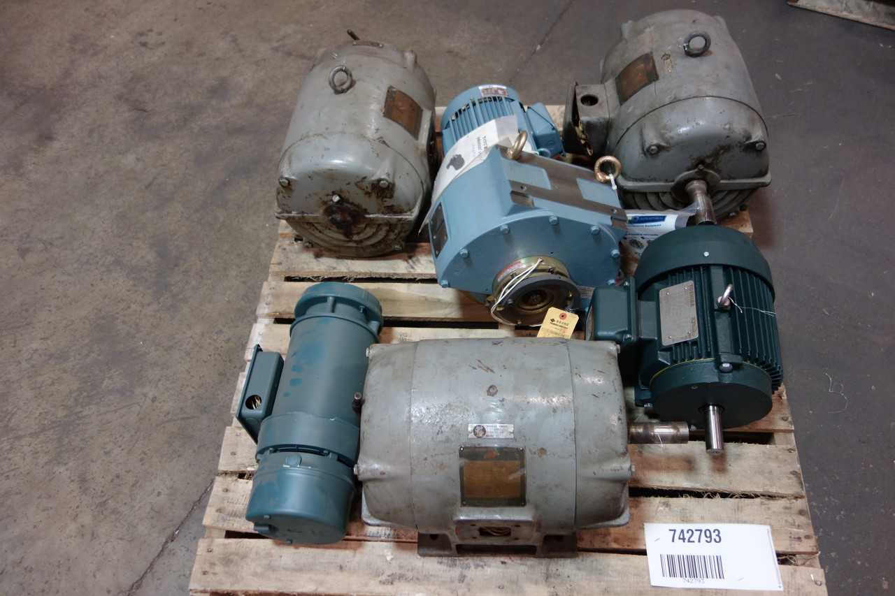 1 PALLET OF ASSORTED ELECTRICAL AC MOTORS- LOUIS ALLIS, TOSHIBA, RELIANCE, SUMITOMO - ELECTRIC MOTORS