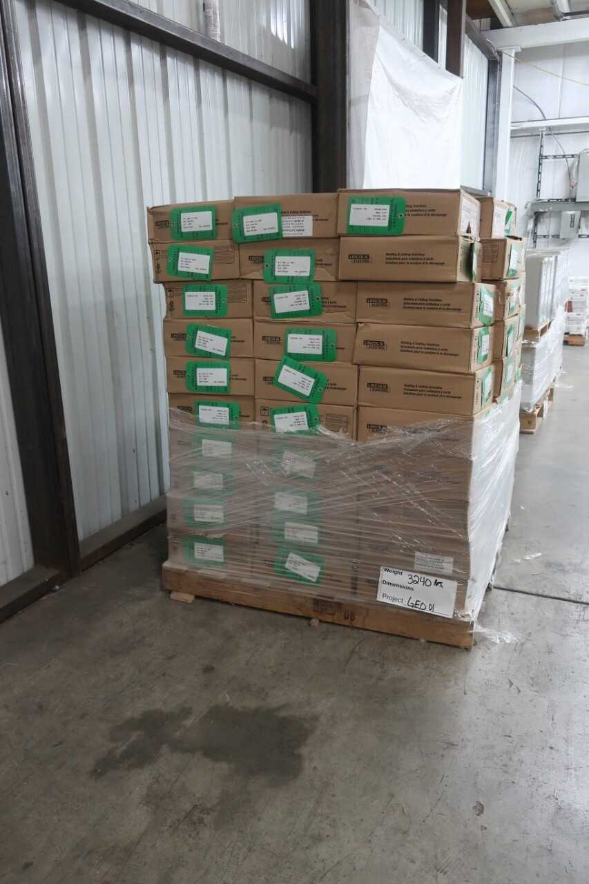 PALLET OF LINCOLN ELECTRIC ULTRACORE 81K2M-H PLUS WELDING WIRE, 90 SPOOLS - WELDING EQUIPMENT