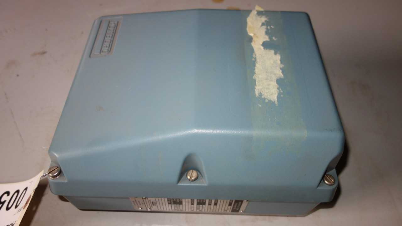 ROSEMOUNT 896-PA-AS-CS-E/FN-A MAGNETIC FLOW TRANSMITTER - INSTRUMENTATION