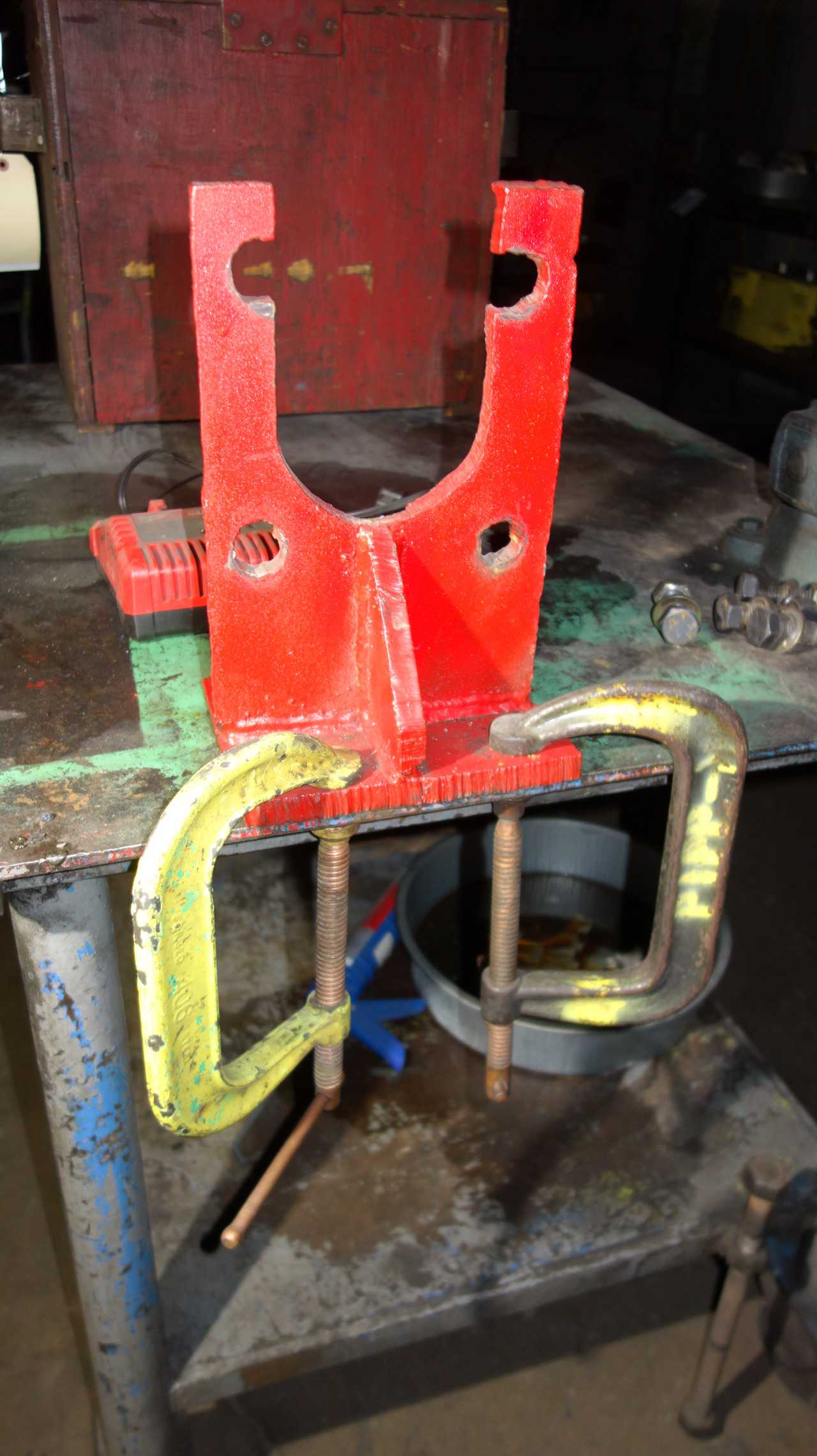STEEL ROLLER WORK TABLE WITH CONTENTS, VISE, WELDING - MISCELLANEOUS