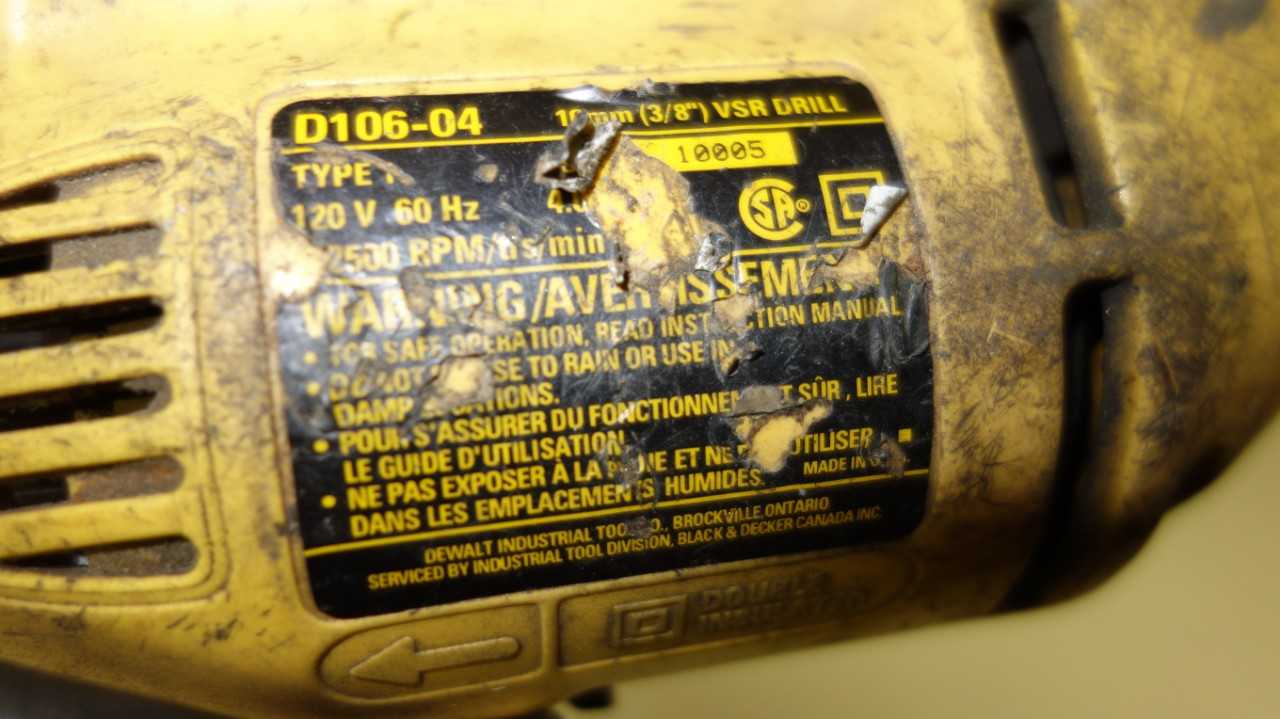 LOT OF 3 ASSORTED DEWALT 3/8 IN VSR CORDED HAMMER DRILLS - ELECTRIC POWER TOOLS