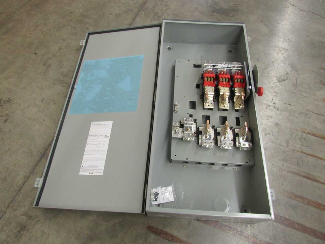 Lot of Quantity 1x DH326NRK Safety Switch - SAFETY EQUIPMENT