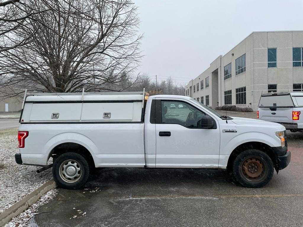2015 FORD F-150 XLT 4X2 REG. CAB LONG BOX PICKUP TRUCK WITH TOPPER - VANS