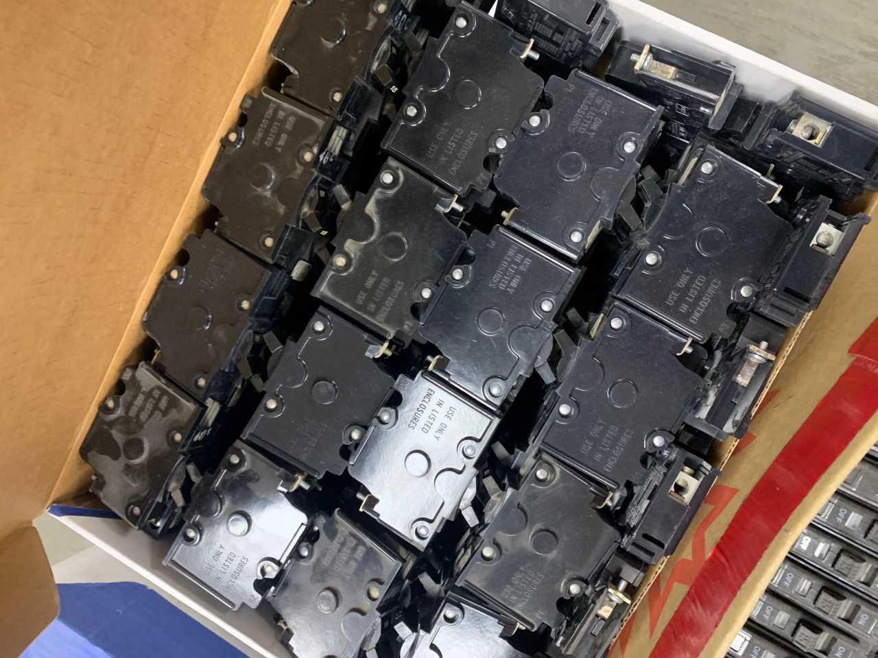 Single Pole 15 Amp Federal Pioneer and Square D Breakers - CIRCUIT BREAKERS