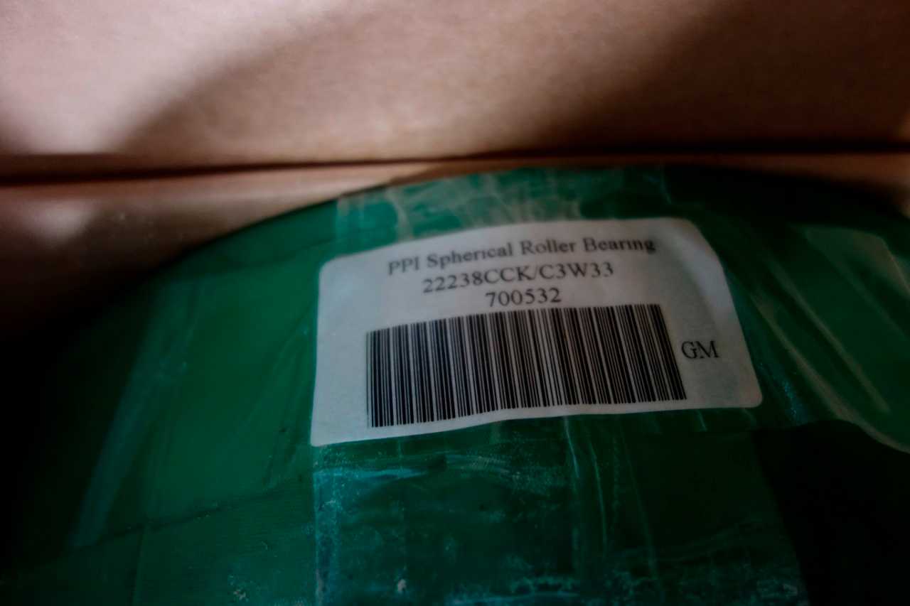 LOT OF 4 PPI SPHERICAL ROLLER BEARING - BEARINGS